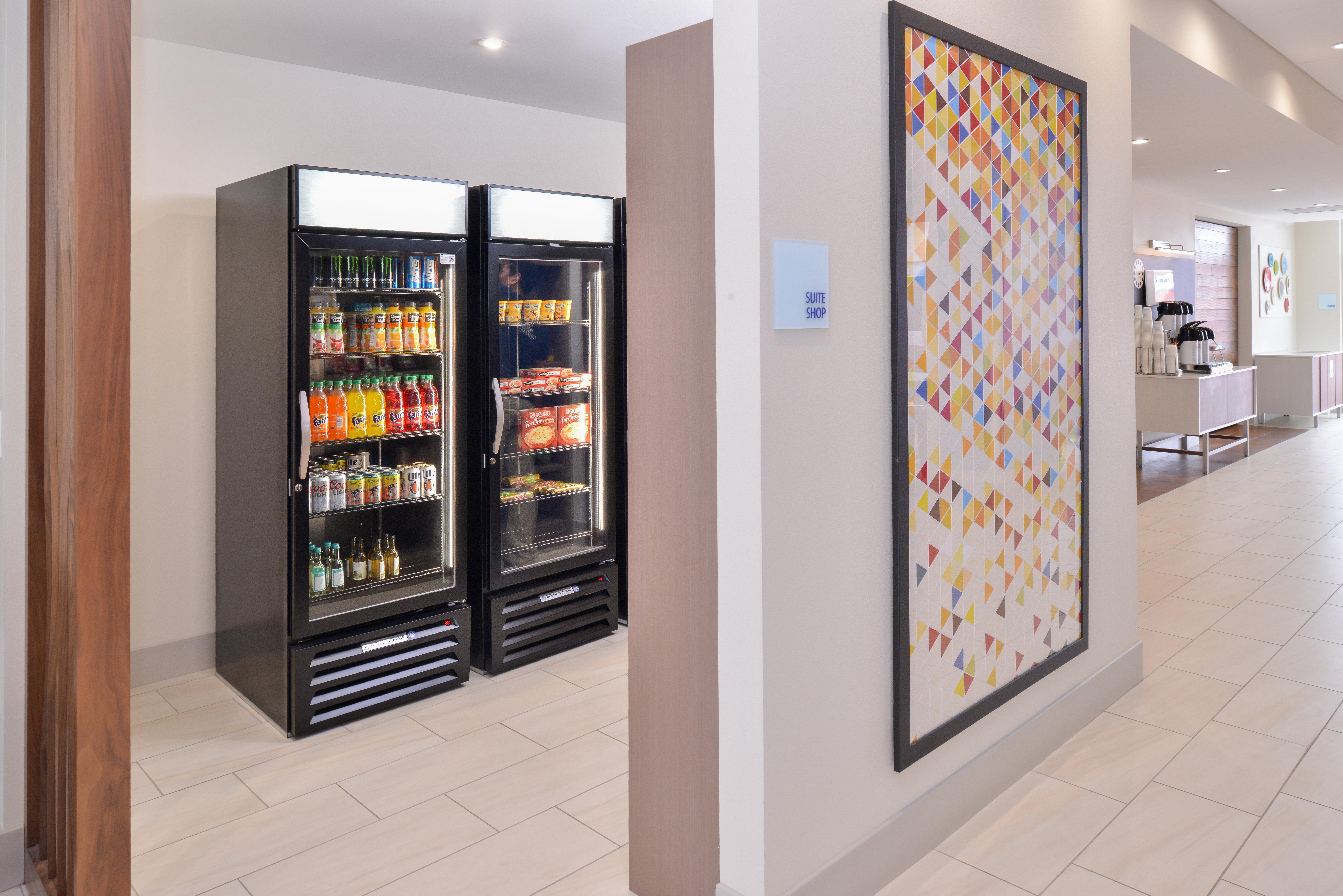 Holiday Inn Express & Suites Madison By Ihg Bagian luar foto