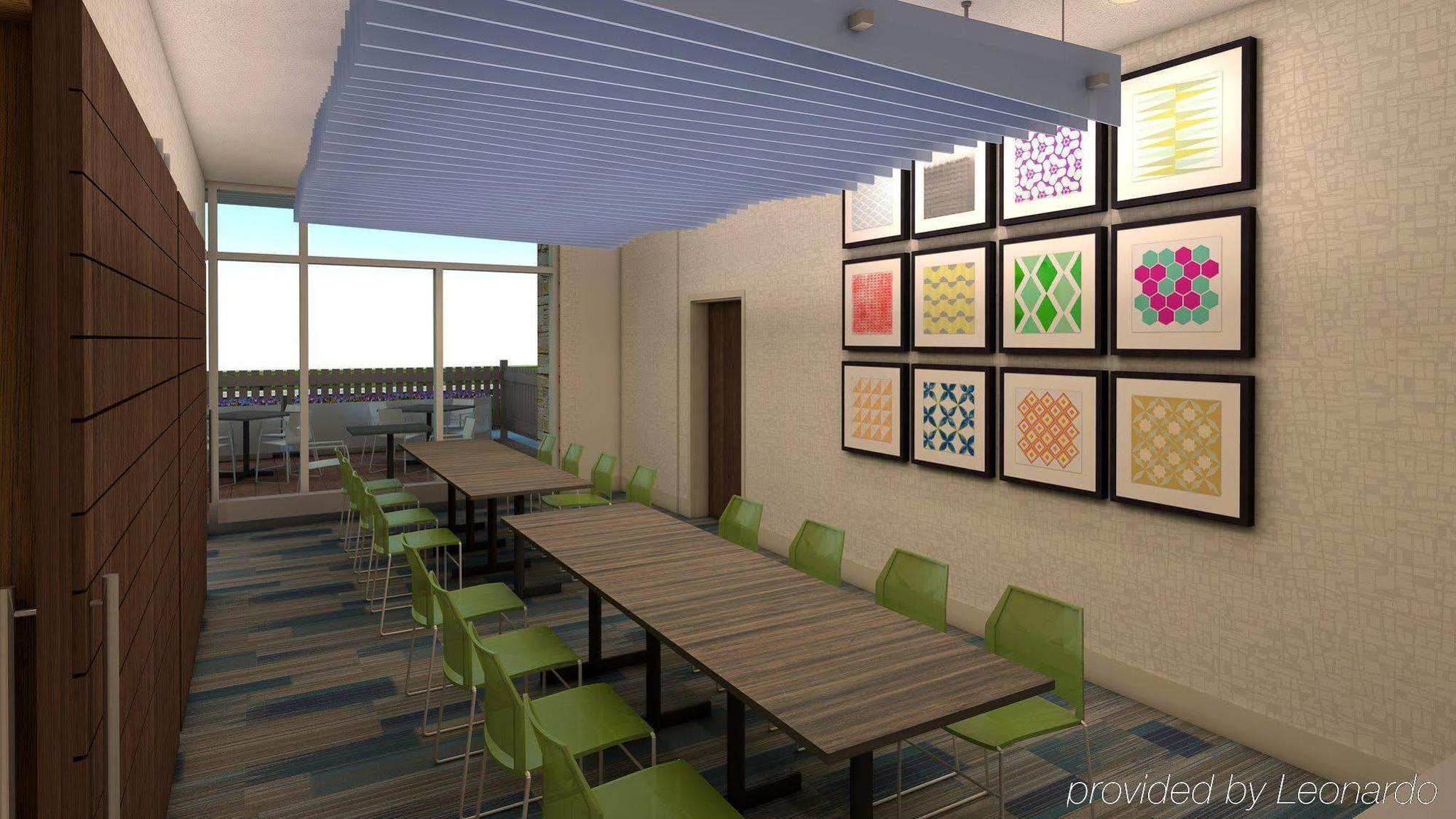 Holiday Inn Express & Suites Madison By Ihg Bagian luar foto